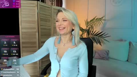 Snapshot of gloria_lovely chatting on March 4, 2025, 1:59 pm Gloria online show from March 4, 2025, 1:59 pm
