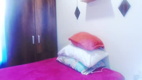 Snapshot of gloriawhitte7 chatting on December 1, 2024, 9:04 pm gloriawhitte7 online show from December 1, 2024, 9:04 pm