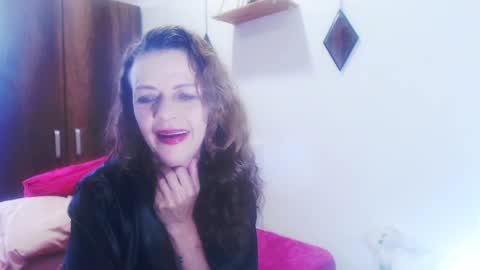 Snapshot of gloriawhitte7 chatting on December 30, 2024, 5:44 pm gloriawhitte7 online show from December 30, 2024, 5:44 pm