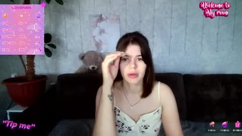 Snapshot of glossy_girl_1 chatting on October 20, 2025, 3:40 am Roxy online show from October 20, 2025, 3:40 am