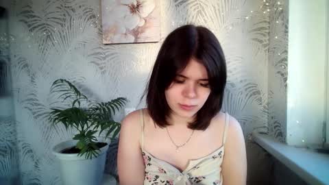 Snapshot of glossy_girl_1 chatting on November 17, 2025, 11:05 am Roxy online show from November 17, 2025, 11:05 am