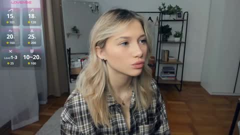 Snapshot of glossybabe_ chatting on February 11, 2026, 7:46 am Cherry online show from February 11, 2026, 7:46 am