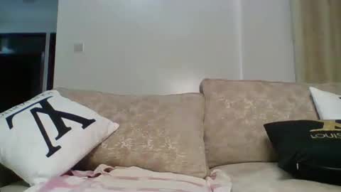 glossybae online show from October 18, 2025, 9:48 pm