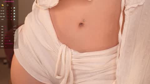 Snapshot of glowwww_ chatting on October 17, 2025, 3:47 pm Eloise online show from October 17, 2025, 3:47 pm