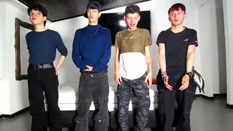 THOMAS AND DAMIAND online show from September 26, 2025, 5:50 pm