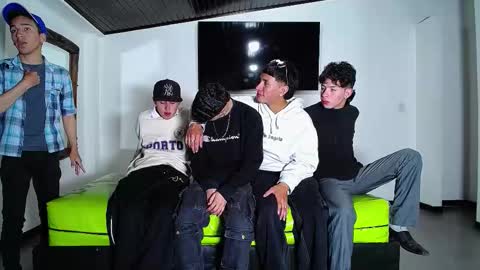 THOMAS AND DAMIAND online show from November 2, 2025, 6:32 pm