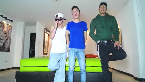 THOMAS AND DAMIAND online show from November 25, 2025, 6:52 pm