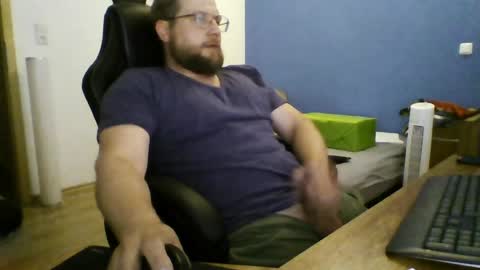 gnik_labinnah online show from July 10, 2026, 11:40 pm