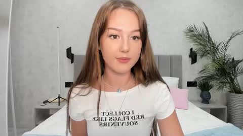 Lina online show from October 23, 2025, 8:46 am