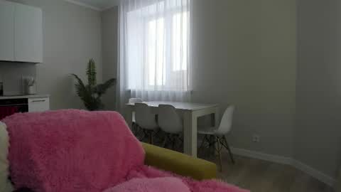 Lina online show from February 7, 2026, 8:40 am