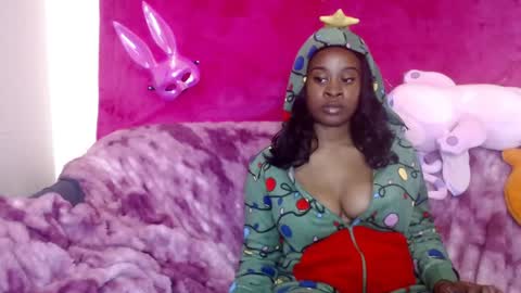 goddess_aaliyah online show from December 24, 2024, 12:44 pm