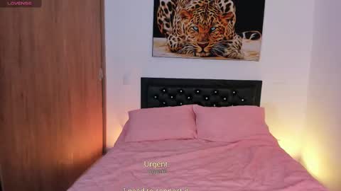 goddess_eli77 online show from October 6, 2025, 2:31 am