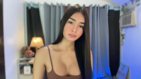 goddess_jennyxx online show from November 19, 2025, 7:14 pm