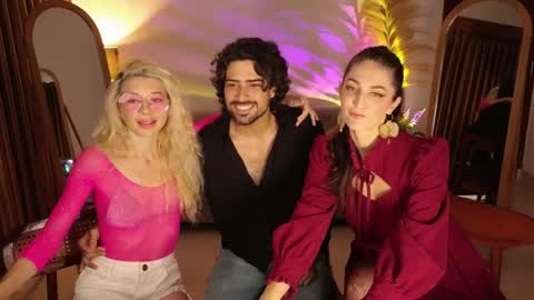   330 UTC2 girls   online show from May 22, 2026, 1:46 am