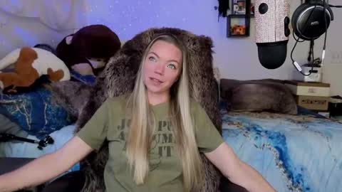 Patricia Mars           Goddess of Mars twitter thegoddessmindy online show from November 18, 2025, 4:22 pm