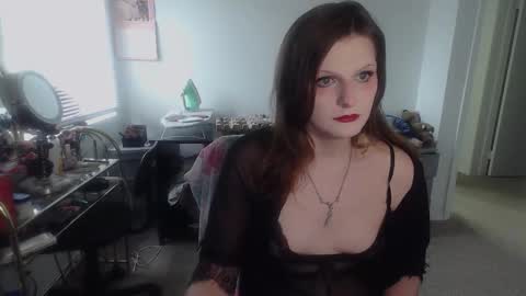 Snapshot of goddess_vertigo52 chatting on November 26, 2025, 4:52 pm Goddess of Insanity online show from November 26, 2025, 4:52 pm