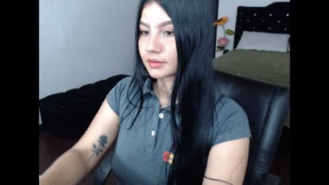 Snapshot of goddessariel22 chatting on January 29, 2025, 9:28 pm Angelina online show from January 29, 2025, 9:28 pm