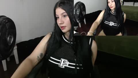Snapshot of goddessariel22 chatting on January 30, 2025, 9:47 pm Angelina online show from January 30, 2025, 9:47 pm