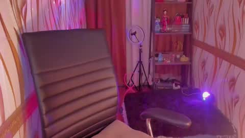 Snapshot of goddessbarbiecum4u chatting on December 10, 2024, 2:27 am Barbie Brown online show from December 10, 2024, 2:27 am