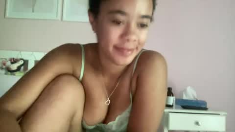 Snapshot of goddesselxo chatting on June 18, 2026, 7:30 am Goddess L online show from June 18, 2026, 7:30 am