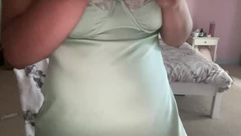 Snapshot of goddesselxo chatting on June 19, 2026, 8:07 am Goddess L online show from June 19, 2026, 8:07 am