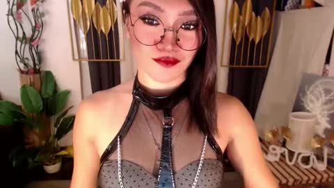 quinnie online show from February 7, 2025, 12:42 am