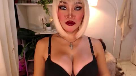 quinnie online show from September 19, 2025, 4:36 am