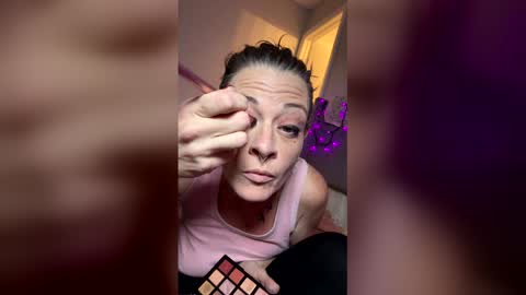 goddessrae19 online show from May 4, 2026, 2:24 pm