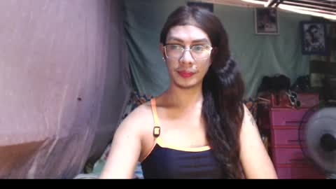 KENNY DOLL online show from May 17, 2026, 6:44 am
