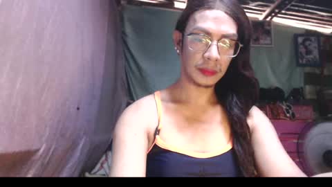 KENNY DOLL online show from May 19, 2026, 6:42 am