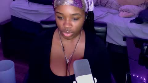 Snapshot of goddessssbrii chatting on October 7, 2025, 12:08 am Goddess Bri online show from October 7, 2025, 12:08 am