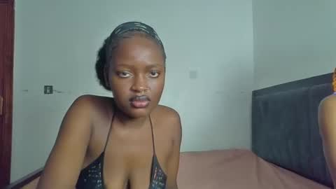 godess_lunah online show from May 15, 2026, 5:42 pm
