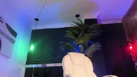 HUAN online show from February 21, 2025, 9:34 am