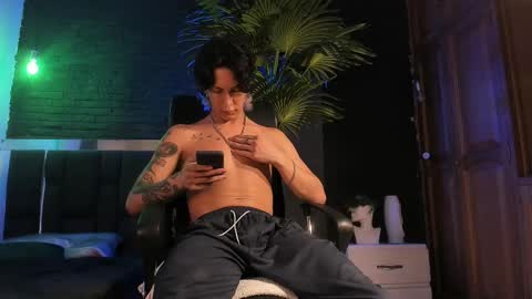 HUAN online show from February 26, 2025, 6:15 am