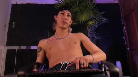 HUAN online show from March 4, 2025, 2:17 am