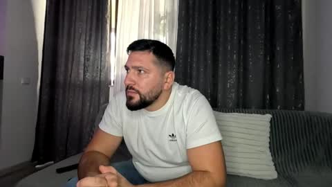 gold_alpha_boy online show from October 28, 2025, 1:36 pm