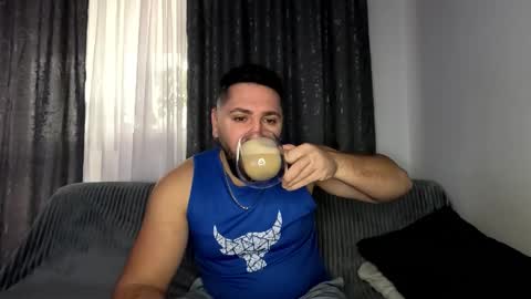 gold_alpha_boy online show from November 5, 2025, 8:47 am