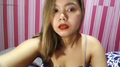 Snapshot of goldaveronn chatting on December 18, 2024, 3:37 am goldaveronn online show from December 18, 2024, 3:37 am