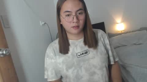 Snapshot of goldbella_ chatting on December 17, 2024, 10:34 am bella online show from December 17, 2024, 10:34 am