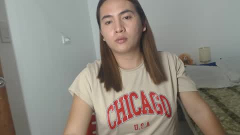 Snapshot of goldbella_ chatting on February 11, 2025, 12:37 pm bella online show from February 11, 2025, 12:37 pm