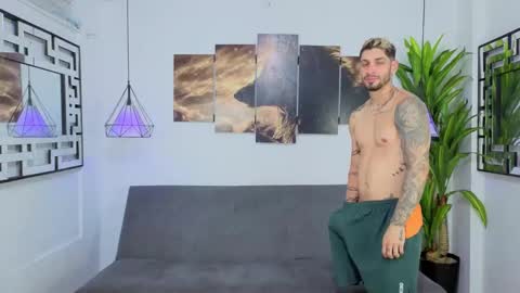 Snapshot of golden_boys_ggh chatting on September 15, 2025, 6:35 am golden_boys_ggh online show from September 15, 2025, 6:35 am
