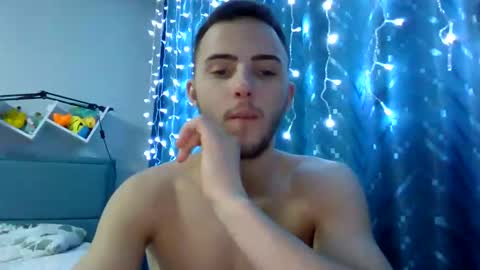 Snapshot of golden_boyyy21 chatting on January 11, 2025, 5:18 pm Golden boyyy21 online show from January 11, 2025, 5:18 pm