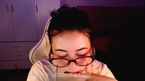 golden_gingerkitty online show from October 28, 2025, 2:04 am