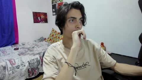 Snapshot of golden_ryan chatting on October 7, 2025, 4:53 am Jmmmm online show from October 7, 2025, 4:53 am