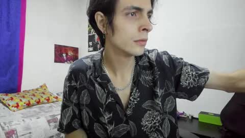 Snapshot of golden_ryan chatting on October 13, 2025, 2:44 am Jmmmm online show from October 13, 2025, 2:44 am