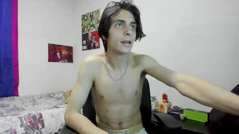 Snapshot of golden_ryan chatting on October 22, 2025, 2:34 am Jmmmm online show from October 22, 2025, 2:34 am