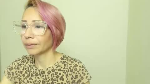 goldenrosa online show from March 21, 2026, 5:27 pm