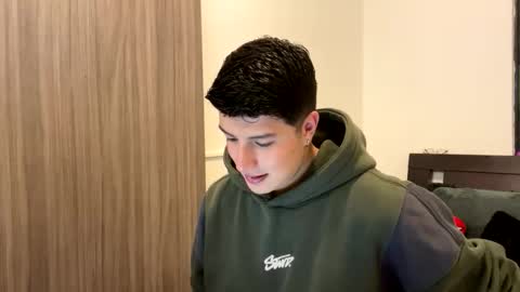 goldenknight33 online show from November 7, 2025, 4:18 pm