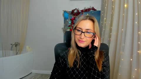 Snapshot of goldenlighte chatting on December 28, 2024, 7:33 pm Olivia online show from December 28, 2024, 7:33 pm