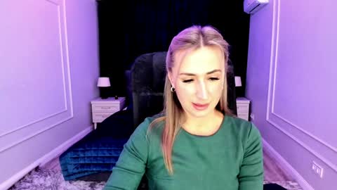 Snapshot of goldenlighte chatting on February 2, 2025, 3:21 am Olivia online show from February 2, 2025, 3:21 am